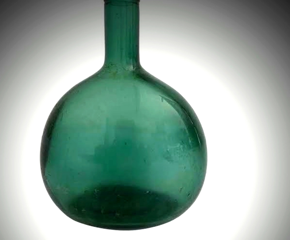 Antique  Green Glass  Bottle/Jar. 🍷